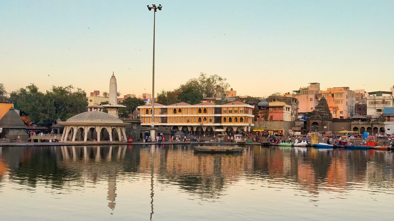 Mumbai to Nashik Taxi Service
